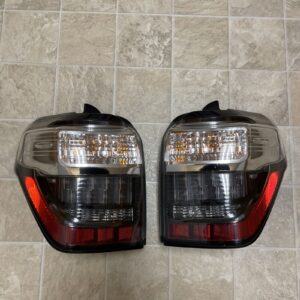 2018 toyota 4runner tail light replacement