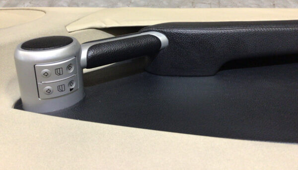 2005-2006 Mercedes Benz SLK R171 Door Panels / Pair / Beige / SK208 - Image 2