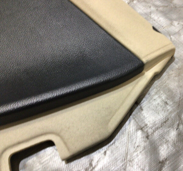2005-2006 Mercedes Benz SLK R171 Door Panels / Pair / Beige / SK208 - Image 7