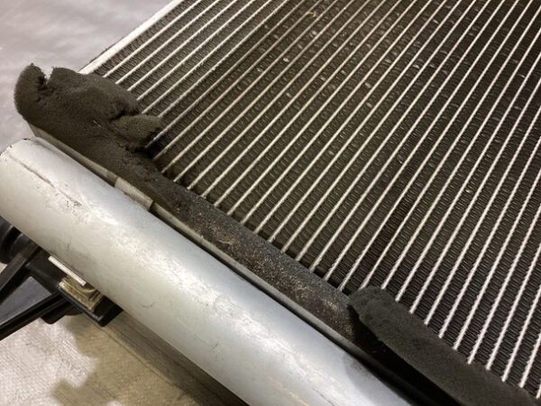 2010-2012 Hyundai Genesis Coupe 2.0T Radiator w/ Cooling Fan / Intercooler / 77K HG031 - Image 8