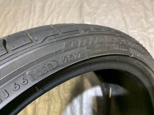 Single 215/40R18 Bridgestone Potenza RE050A RFT Runflat Tire / USED / B1003 - Image 7