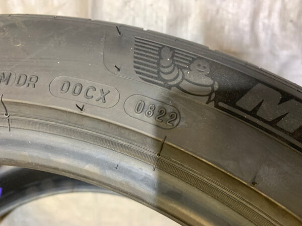 Single 265/40/18 Michelin Pilot Sport 4S Tire / BC019 - Image 4